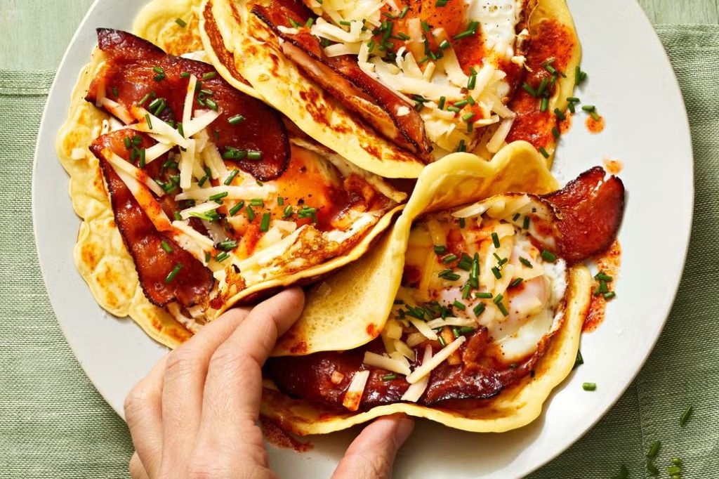 Cheesy Scrambled Eggs with Spinach