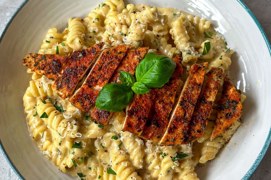 Classic Creamy Garlic Parmesan Chicken Pasta